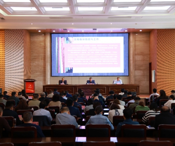 稳扎稳打，持续启发奋进； 思路创新，力求优质发展